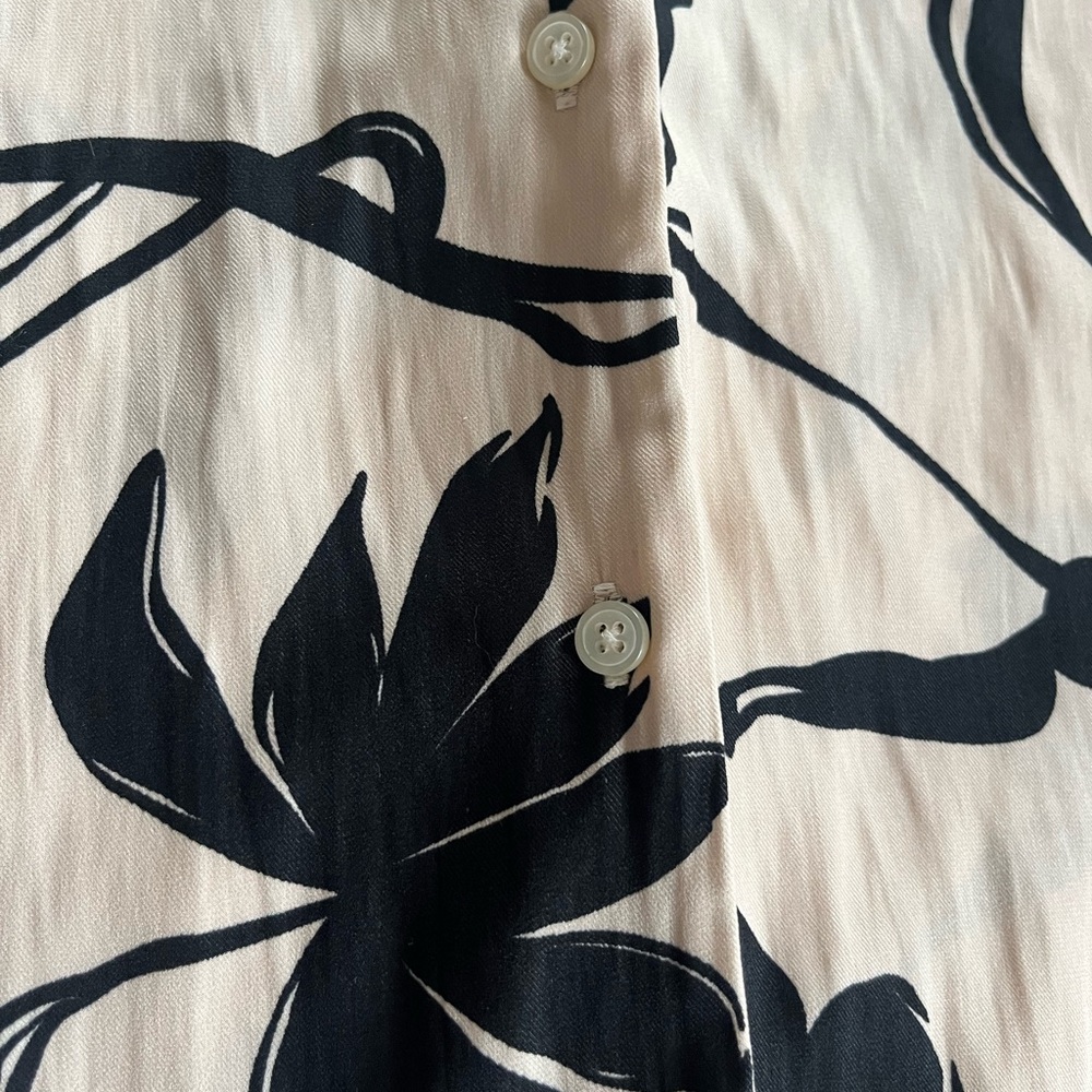 Philosophy Contemporary  Floral Print Button-Up Blouse Women’s Size Small - Picture 9 of 12